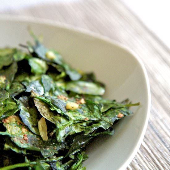 Baked Garlic Spinach Chips - Recipe photo by SurfandSunshine
