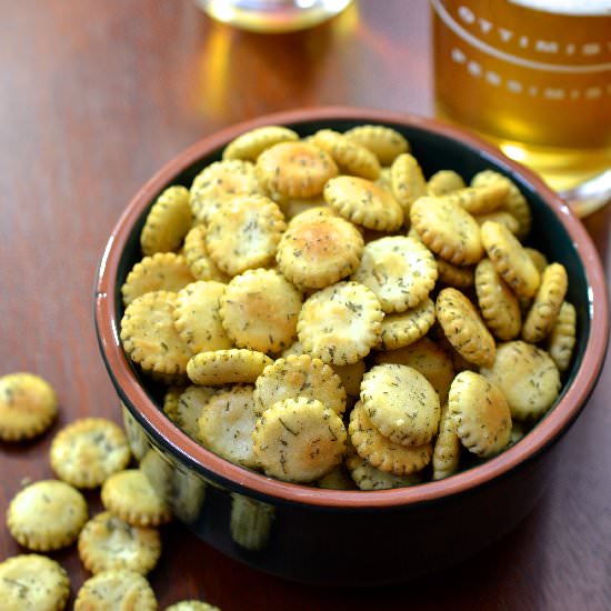 Garlic & Herb Oyster Crackers - Recipe photo by Ciao Chow Bambina