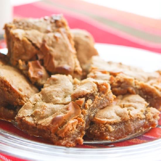 Gooey Cinnamon Bars - Recipe photo by pipandebby