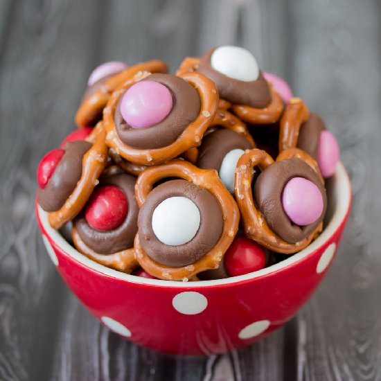 Peanut Butter Pretzel Munchies - Recipe photo by bakelovegive