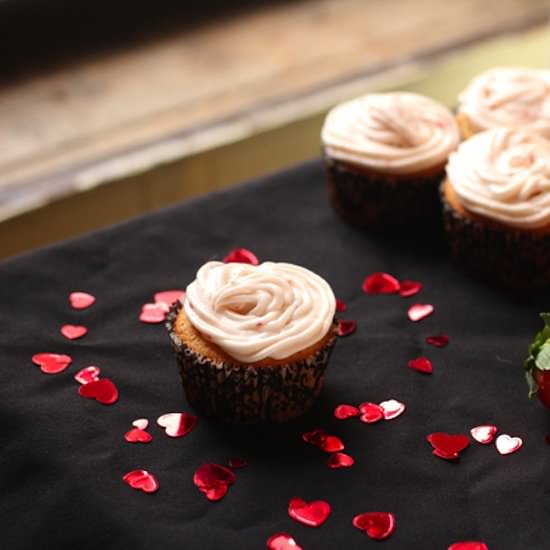 Strawberry Champagne Cupcakes - Recipe photo by thedandylife