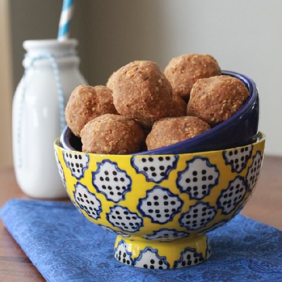 Cashew Oat Cookie Bites - Recipe photo by kneadtocook