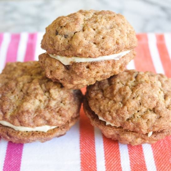 Oatmeal Sandwich Cookies - Recipe photo by maral.lavida