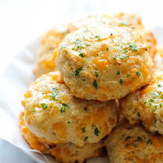 Red Lobster Cheddar Bay Biscuits - Recipe photo by damndelicious