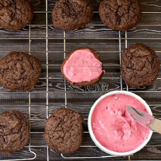 Chocolate Cookies Raspberry Filling - Recipe photo by ihearteating