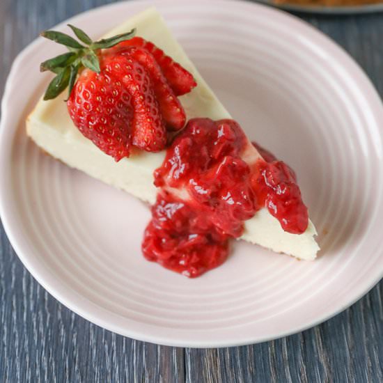 Easy, Creamy Cheesecake - Recipe photo by TastesLovely