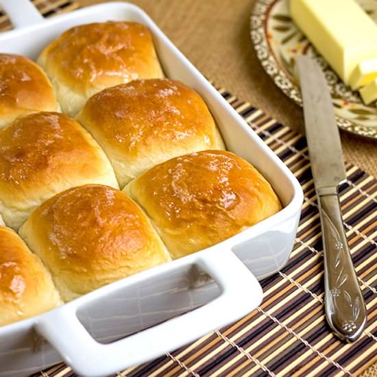 Easy Hawaiian Rolls - Recipe photo by The Midnight Baker