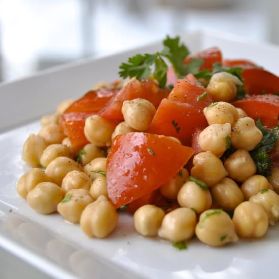 Easy Lime Chickpea Salad - Recipe photo by Veganosity