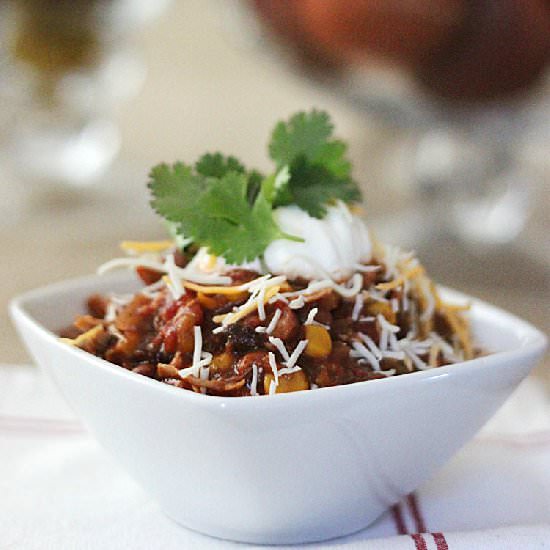 Easy & Delicious Crock Pot Chili - Recipe photo by ThePinningMama