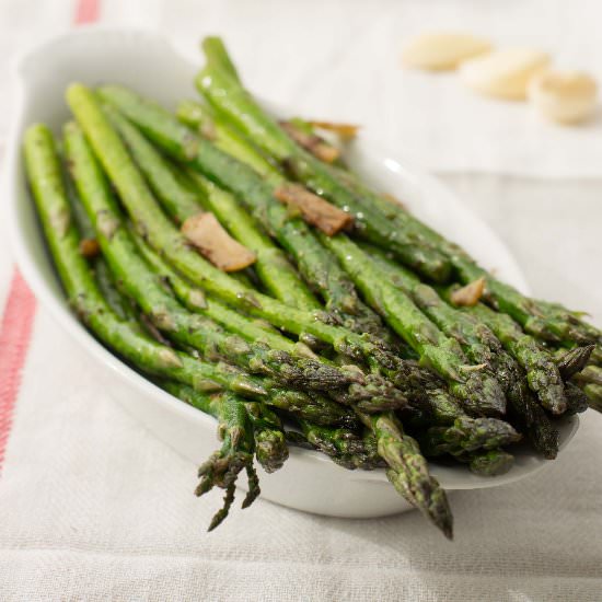 Garlic Sautéed Asparagus - Recipe photo by Confusedbawarchis