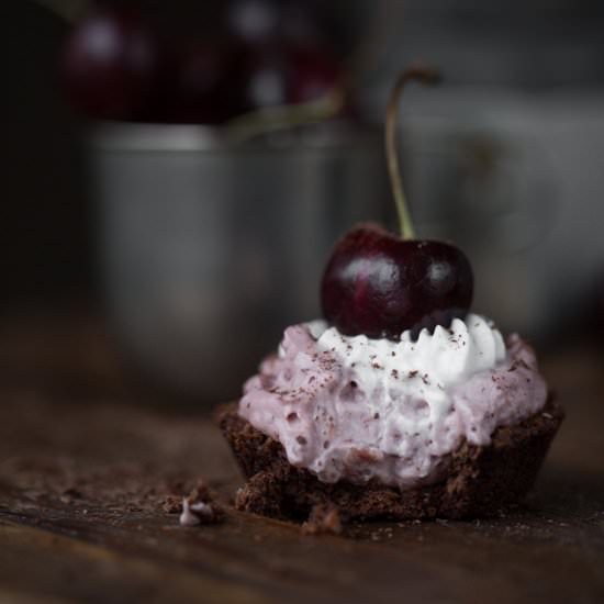 Cherry Cream Tarts/Macaroon Crust - Recipe photo by The Urban Poser