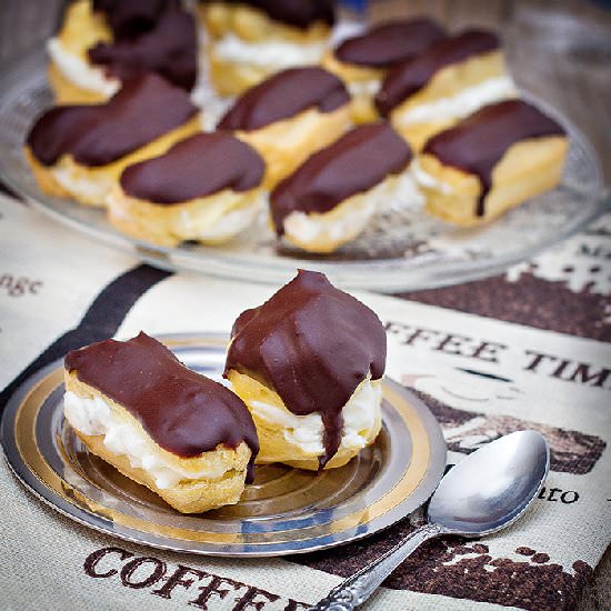 Mini Eclairs - Recipe photo by Licuta Marin