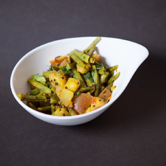 Cluster beans with red potatoes - Recipe photo by reenap