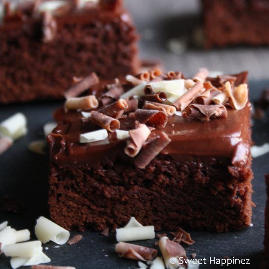 Brownies with Cream Cheese Frosting - Recipe photo by Sweet Happinez