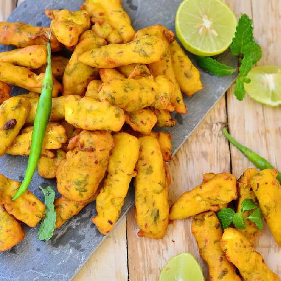 Baby Corn Fritters (Pakoda) - Recipe photo by cubesnjuliennes