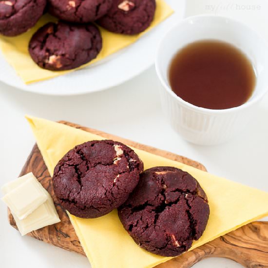(Almost) red chocolate cookies - Recipe photo by MyFullHouse