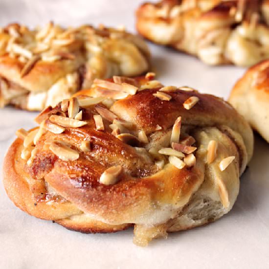 Swedish Cinnamon Buns - Recipe photo by The Gumdrop Button