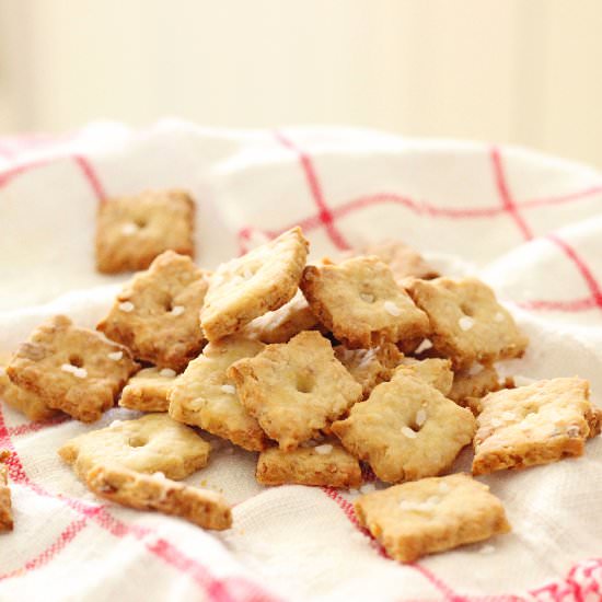 Vegan "Cheezits" - Recipe photo by TreeseLoveHappiness