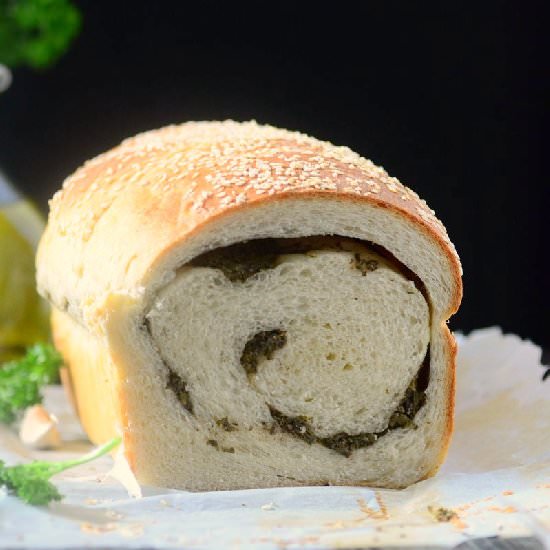 Mediterranean Flavored Spiral Bread - Recipe photo by Whiskaffair