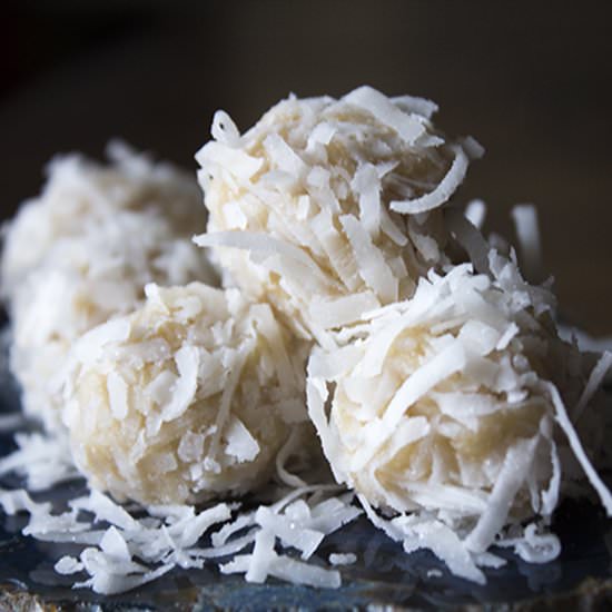 No-Bake Coconut Snowballs - Recipe photo by thumpkin