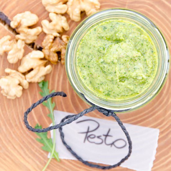 Pesto with Arugula - Recipe photo by Proven Kitchen