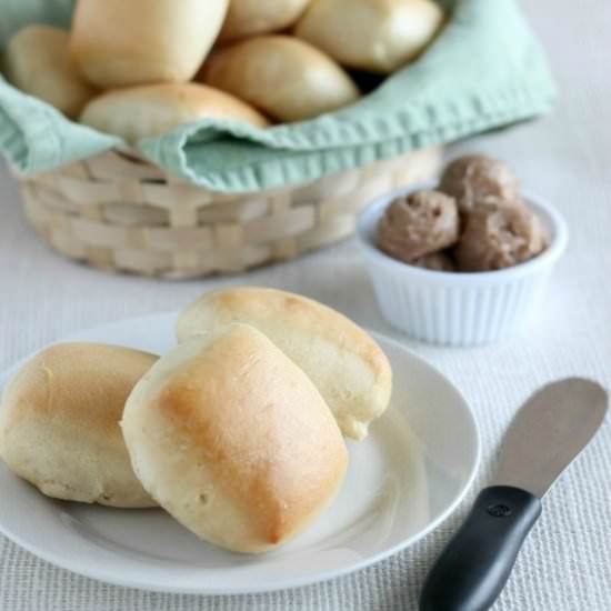 Copycat Texas Roadhouse Rolls - Recipe photo by dessertnowdinnerlater
