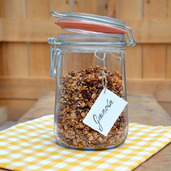 Granola - Recipe photo by Berrypunch