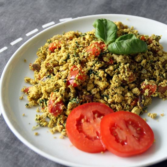 Curry Tofu Scramble - Recipe photo by veggiejam