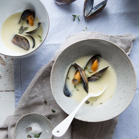 Jerusalem Artichoke Soup w. Mussels - Recipe photo by dagmarskitchen.se