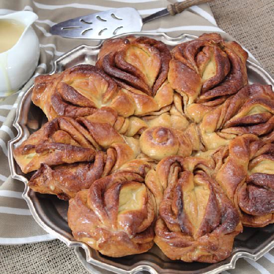 Shaped Cinnamon Bread - Recipe photo by kiwicook