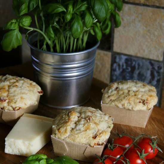 Tomato, Basil and Parmesan Muffins - Recipe photo by Montka