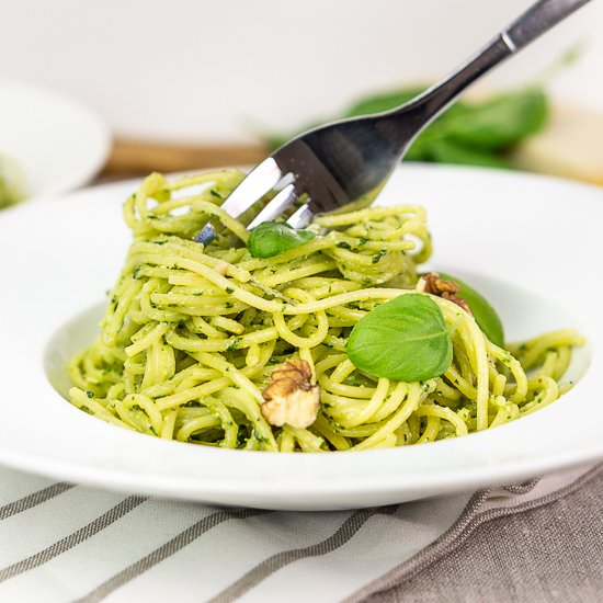 Walnuts Pesto Spaghetti - Recipe photo by DailyGourmetUK