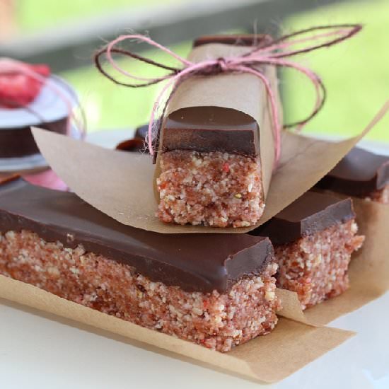 Homemade Strawberry Bars - Recipe photo by nurturemygut