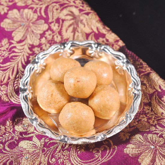 Peanut Laddoos - Recipe photo by shylajapraveen