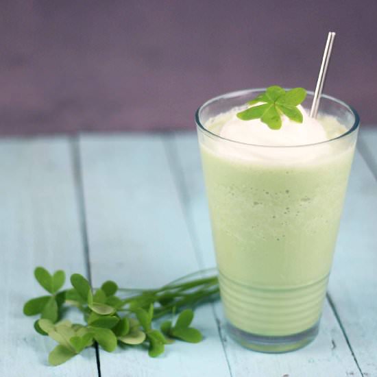 Real Food Shamrock Shake - Recipe photo by OhTheThingsWellMake