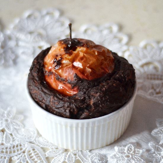 Baked Apple in Chocolate Cake - Recipe photo by whiness