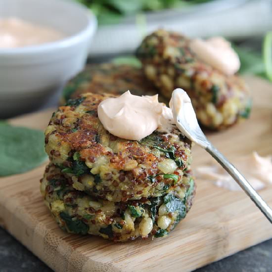 Spinach & Cheddar Quinoa Cakes - Recipe photo by Running to the Kitchen