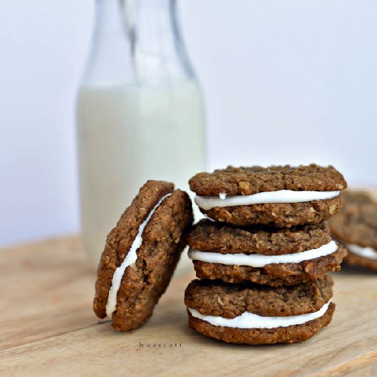 Oatmeal Cream Pies - Recipe photo by hwescott