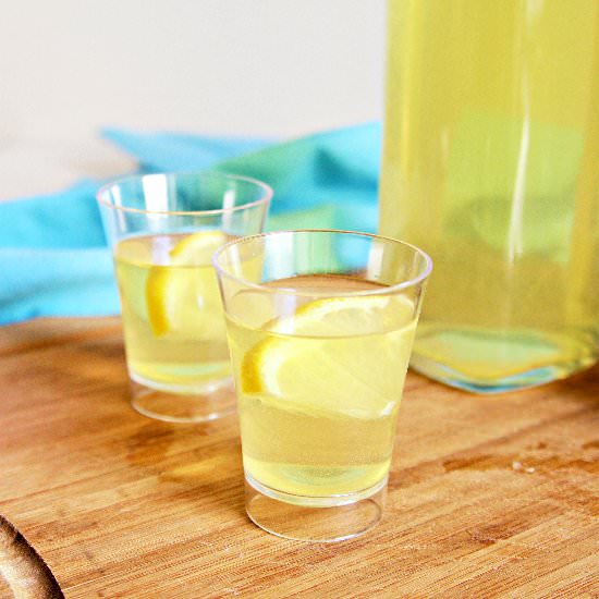 How to make limoncello - Recipe photo by thetastybite