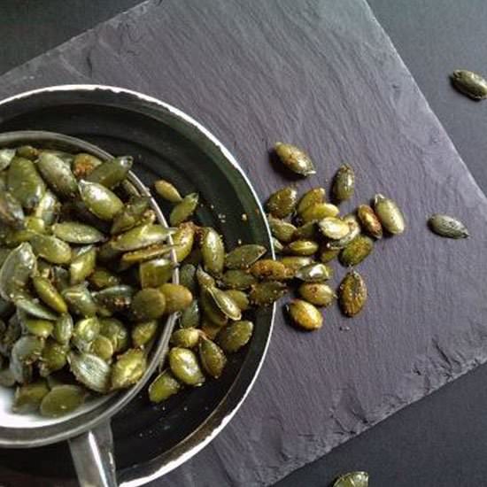 Savory roast pumpkin seeds - Recipe photo by Fish Fingers for tea