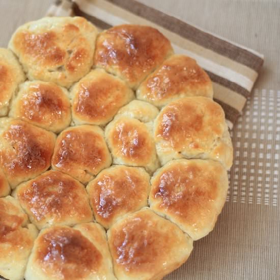 Khaliat Nahal (Honeycomb Buns) - Recipe photo by Spicecounter