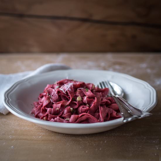 Tagliatelle with Beetroot Pesto - Recipe photo by bakenoir