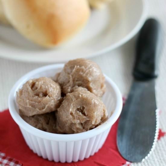 Copycat Texas Roadhouse Butter - Recipe photo by dessertnowdinnerlater