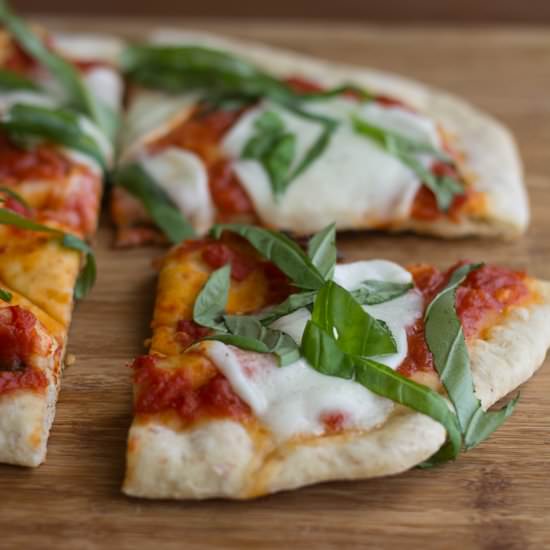 Barbecued Pizza Margherita - Recipe photo by bbqlikeitshot