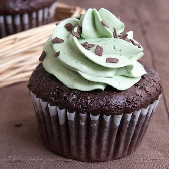 Chocolate Pistachio Cupcakes - Recipe photo by butterchantilly