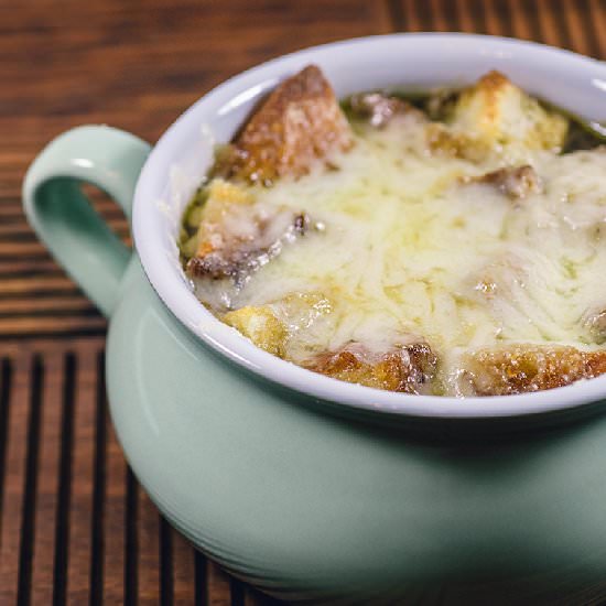 French Onion Soup - Recipe photo by Retro Love