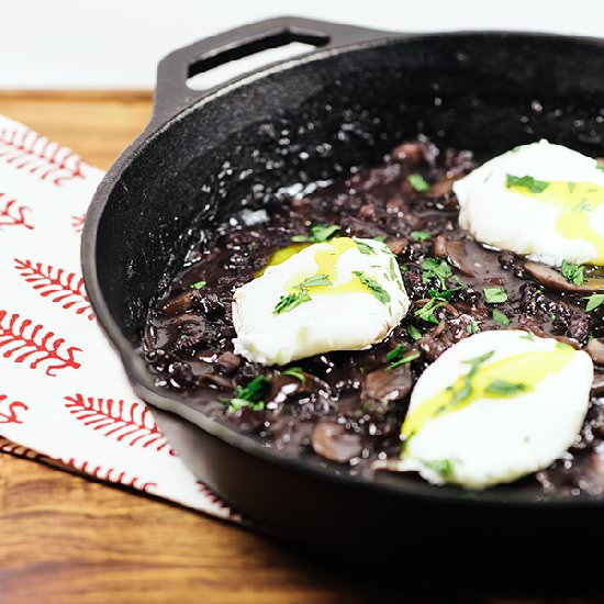 Oeufs en Meurette - Recipe photo by Retro Love