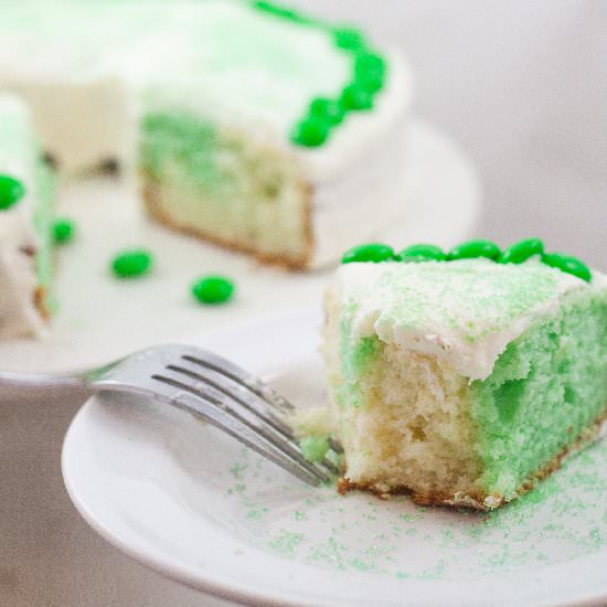 Green & White Cake - Recipe photo by cookiesorbiscuits