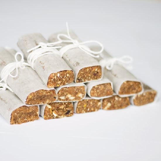 Raw Date Energy Bars - Recipe photo by A fashion model reveals her secrets