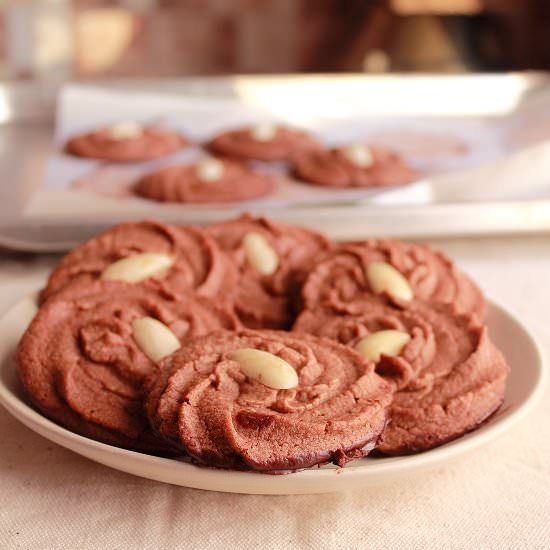 Mocha Viennese Swirl Cookies - Recipe photo by bakingyummies